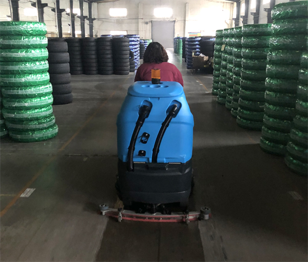 凯腾大型工业用洗地机服务汽车轮胎生产车间